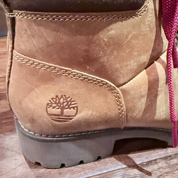Timberland Women's Lace-Up Tan Boots with Red Accents - Picture 6 of 8